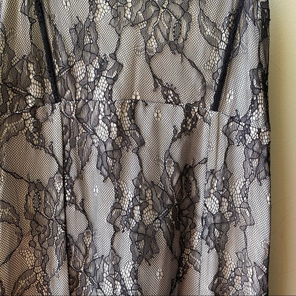 ✨EUC GUESS Black Lace Mini Bodycon Dress, Size XS - Picture 4 of 13